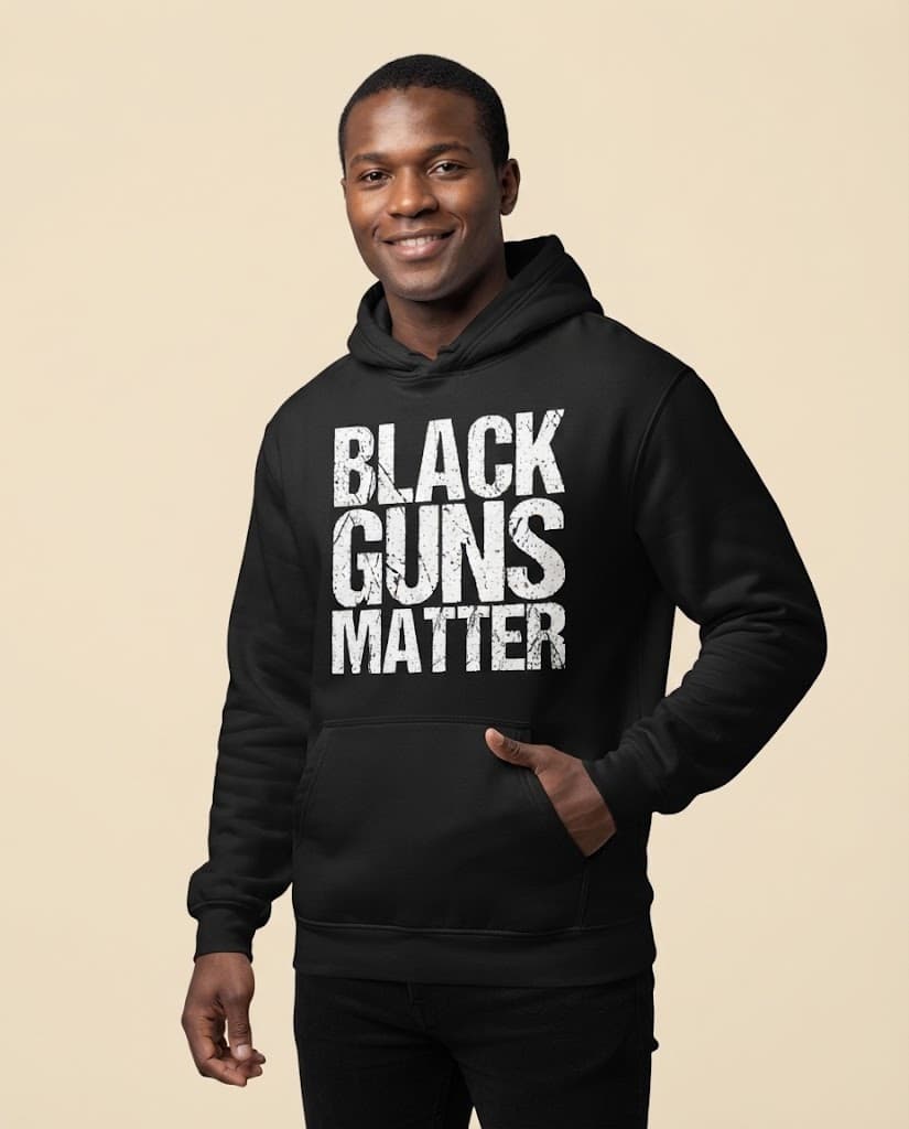 Lustiger Hoodie mit dem Aufdruck „Black Guns Matter“ in Schwarz